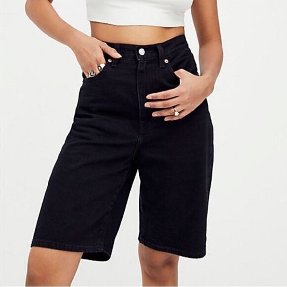 Levi’s Premium High Loose Bermuda Denim Jorts Shorts Black NWT